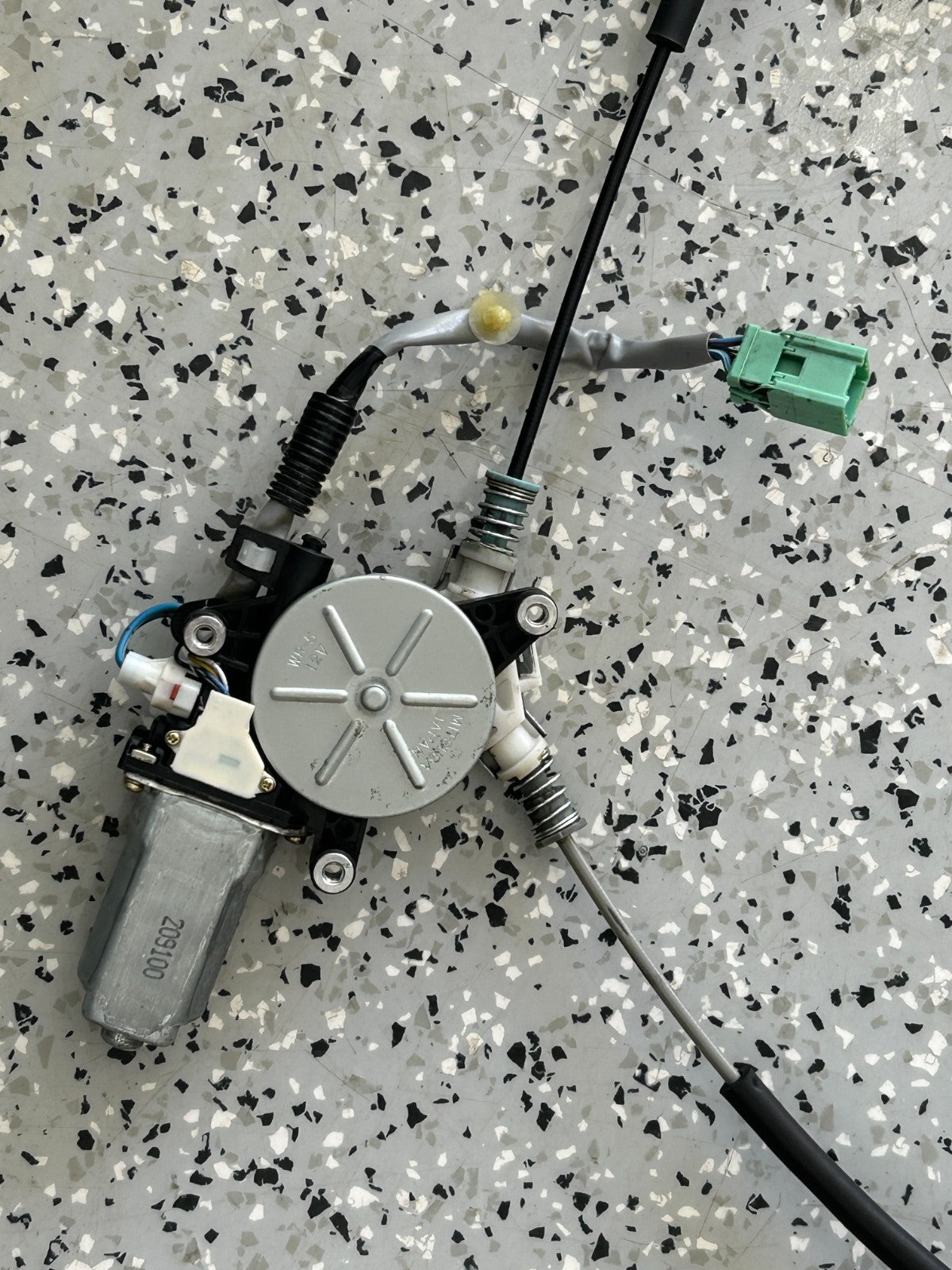 2003-2008 Honda Pilot Front Left Door Window Regulator & Motor 72250-S9V-A02