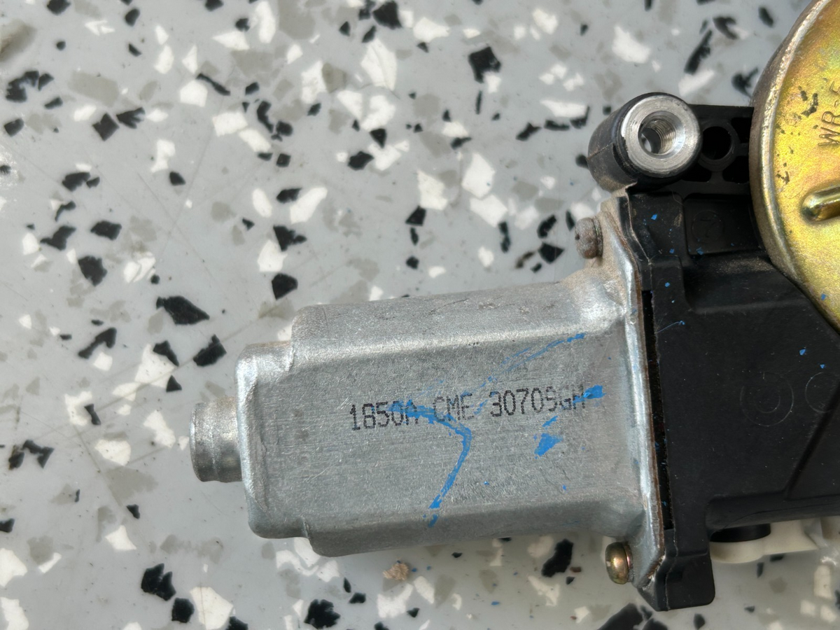 2003-2008 Honda Pilot Front Right Door Window Regulator & Motor 72210-S9V-A02