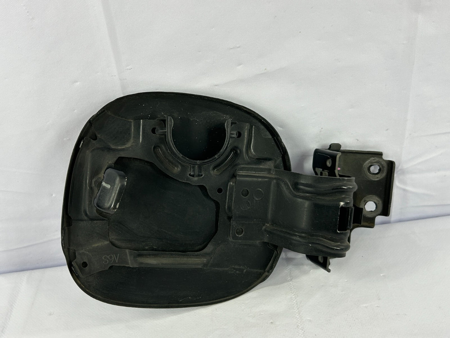 03-04 Honda Pilot Fuel Gas Tank Filler Door Lid Cover Black Pearl B-92P-4 OEM