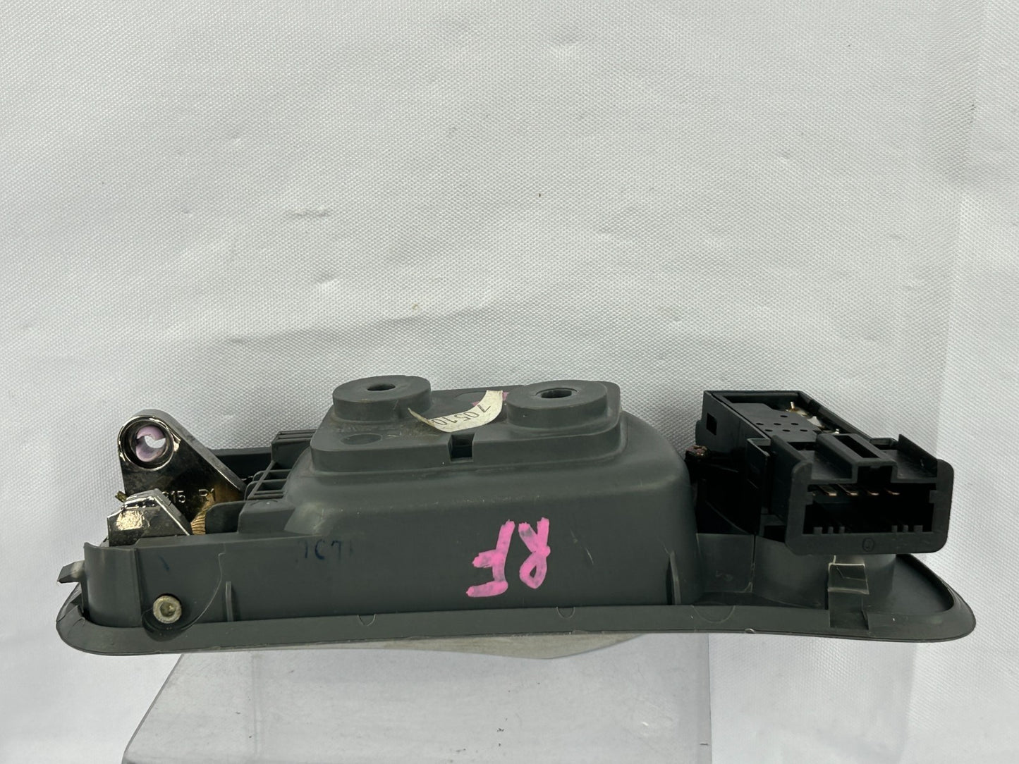 03-05 Honda Pilot Front Right Passenger Interior Door Handle OEM 72125-S9V-A01ZB