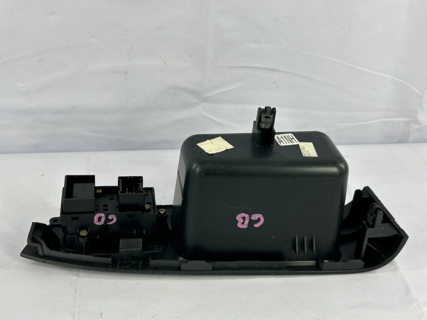 03-05 Honda Pilot Front Right Passenger Door Window Switch & Bezel Trim OEM