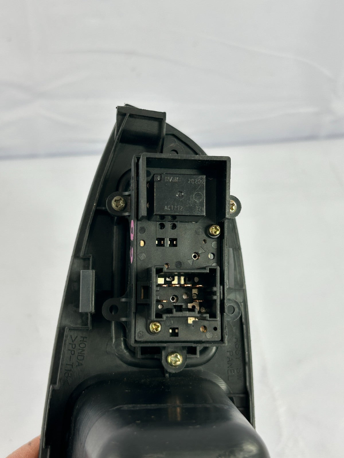 03-05 Honda Pilot Front Right Passenger Door Window Switch & Bezel Trim OEM