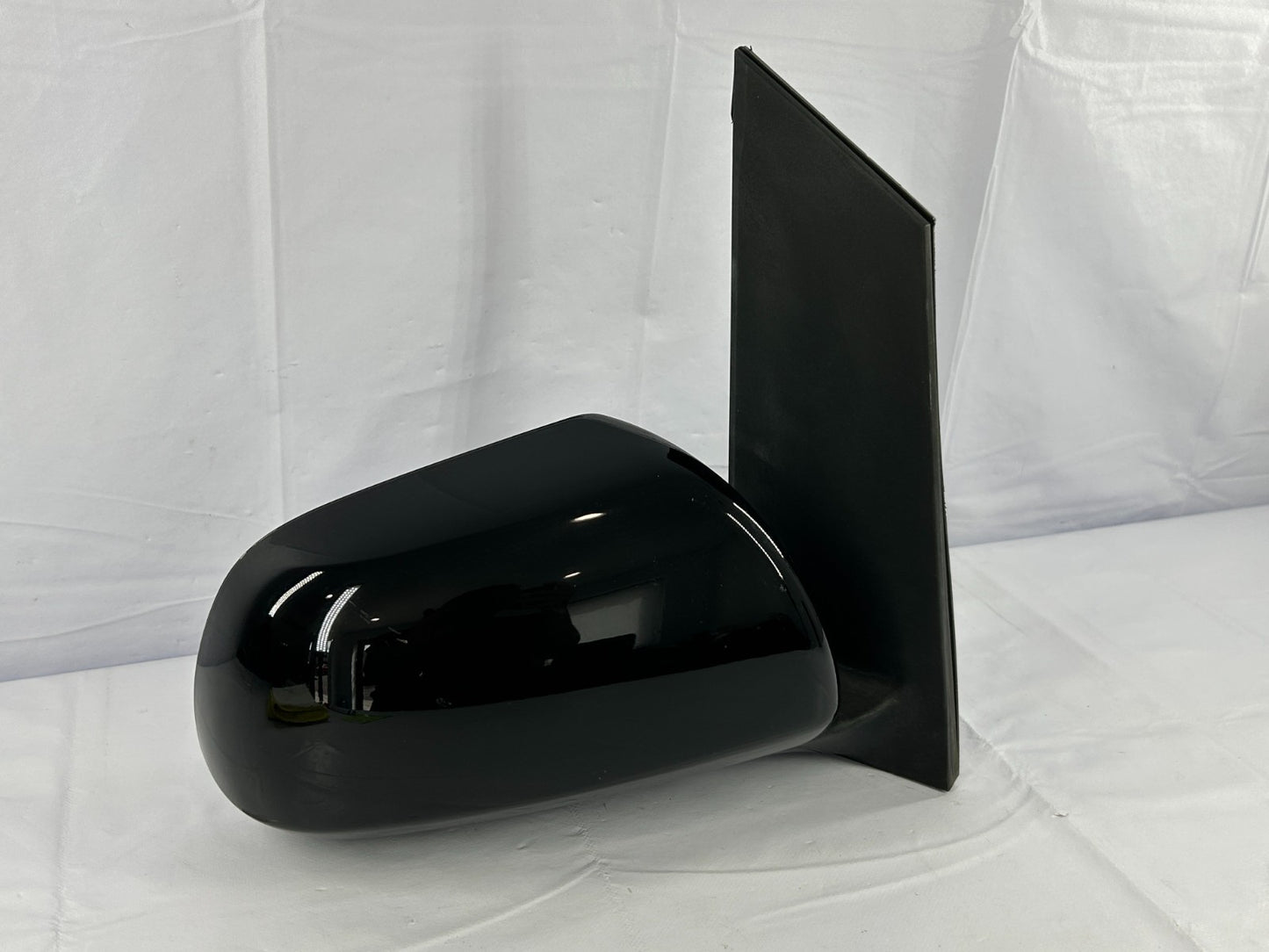 2011-2012 Toyota Sienna Front Right Side View Door Mirror OEM 87910-08090-C0