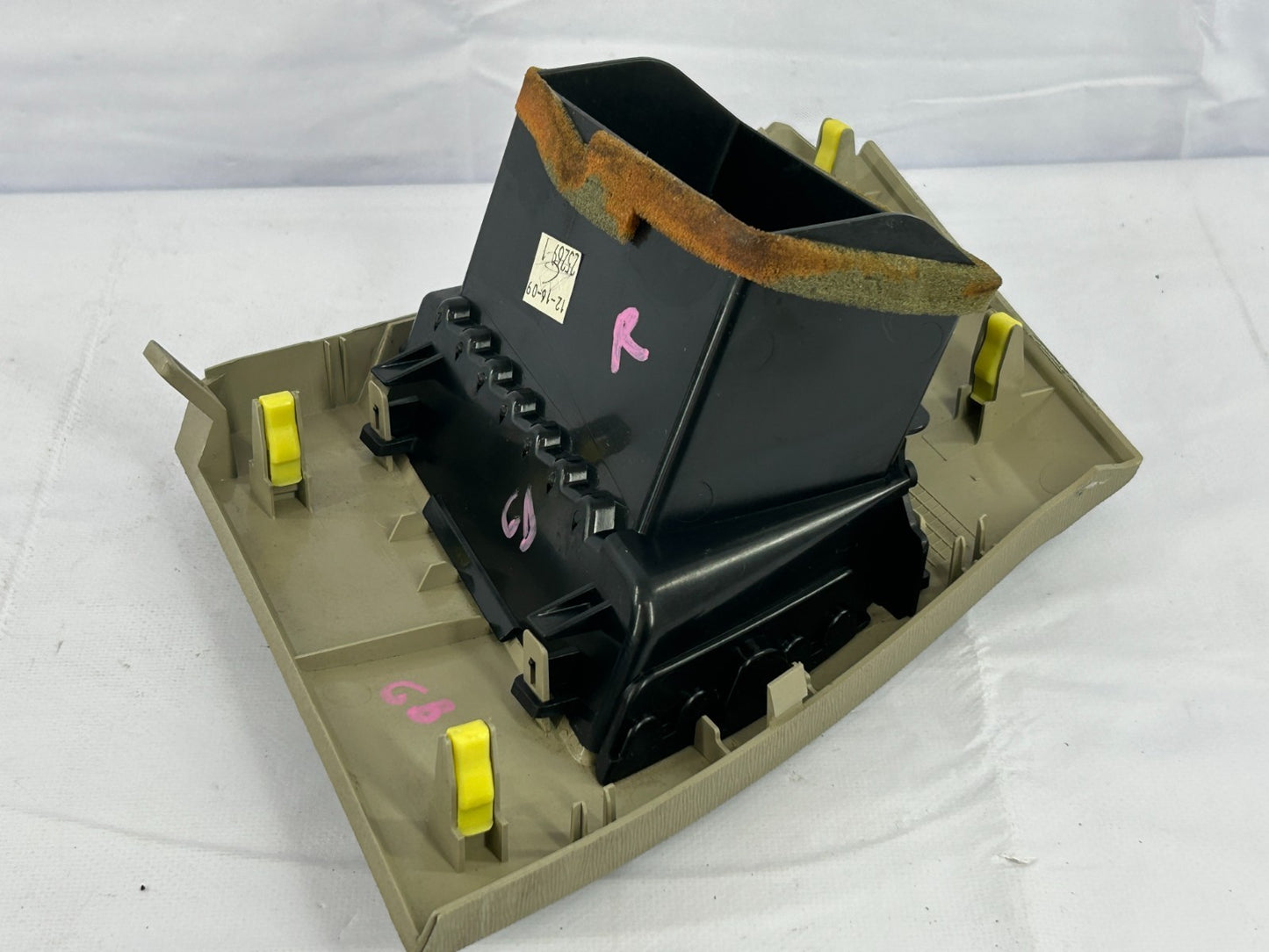 2011-2013 Toyota Sienna Front Right Dash AC Vent W/ Trim Bezel OEM 55680-08020-E