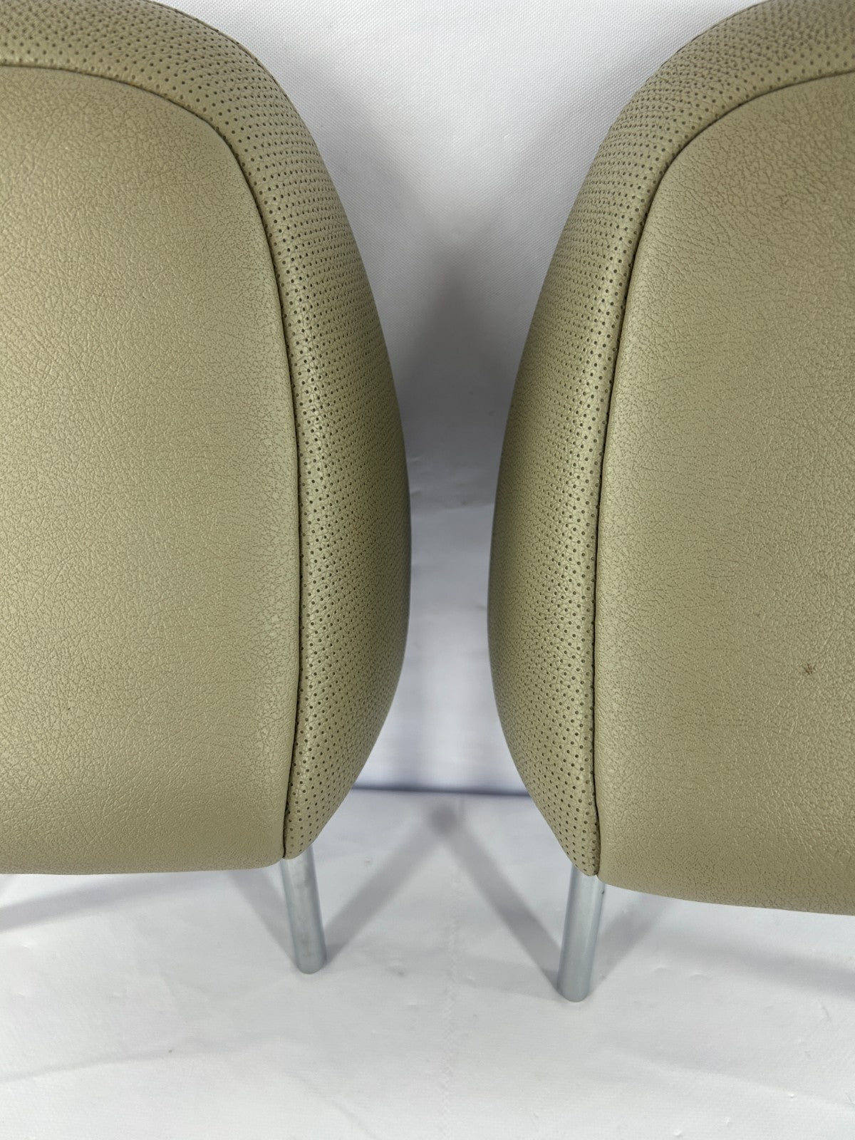 11-14 Toyota Sienna 2nd Row Head Rest Headrest Leather Beige OEM  71960-08020-E2