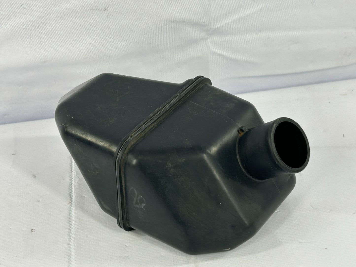 2011-2017 Toyota Sienna Engine Air Intake Upper Resonator OEM 17893-0P090