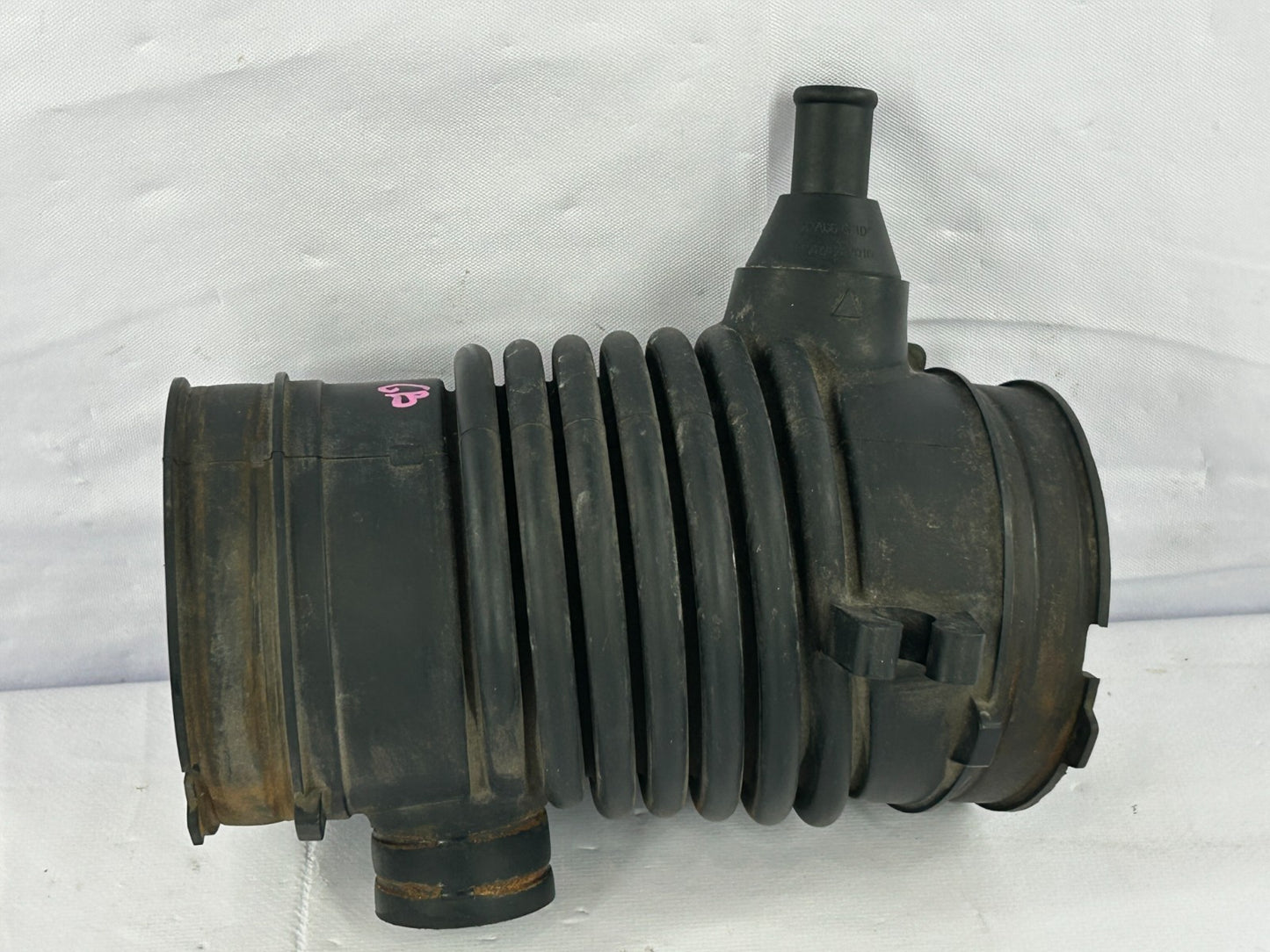 2011-2016 Toyota Sienna Air Intake Cleaner Duct Tube Hose OEM 17881-0P080