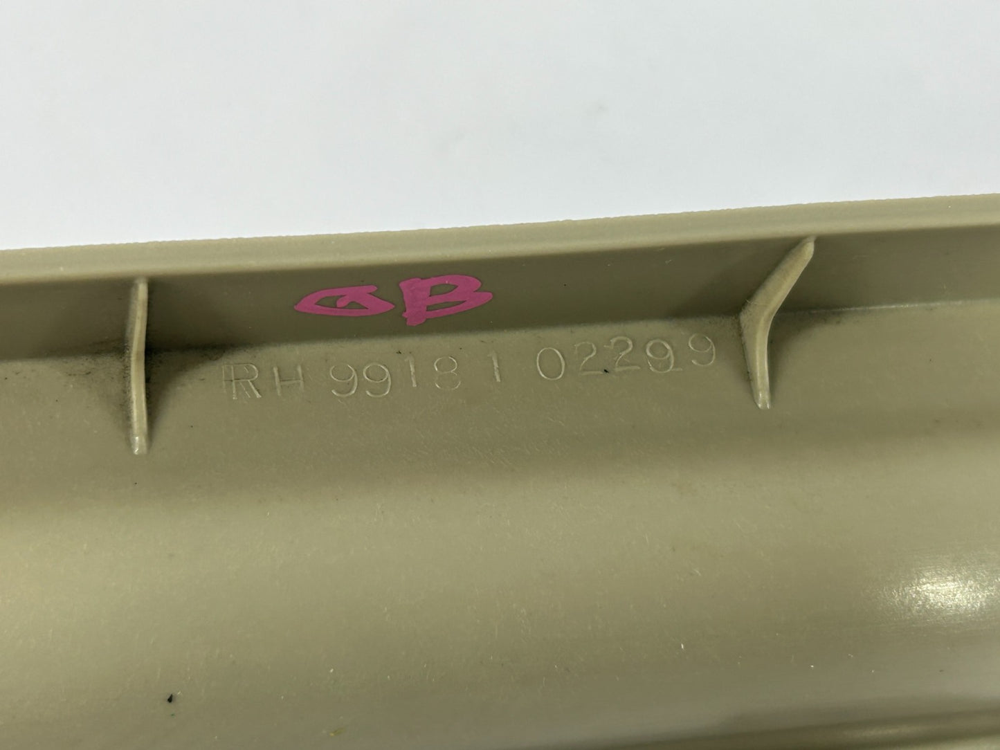 2011-2020 Toyota Sienna Rear Right Glass Curtain Sunshade Trim 65980-08020-E0