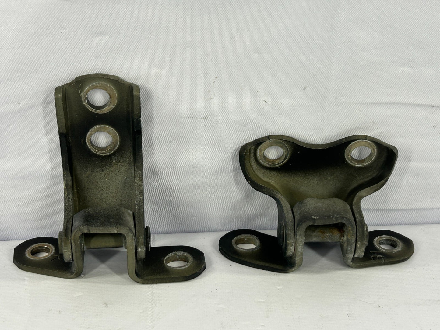 11-24 Toyota Sienna Front Right Side Door Hinge Upper & Lower OEM 68730-02080