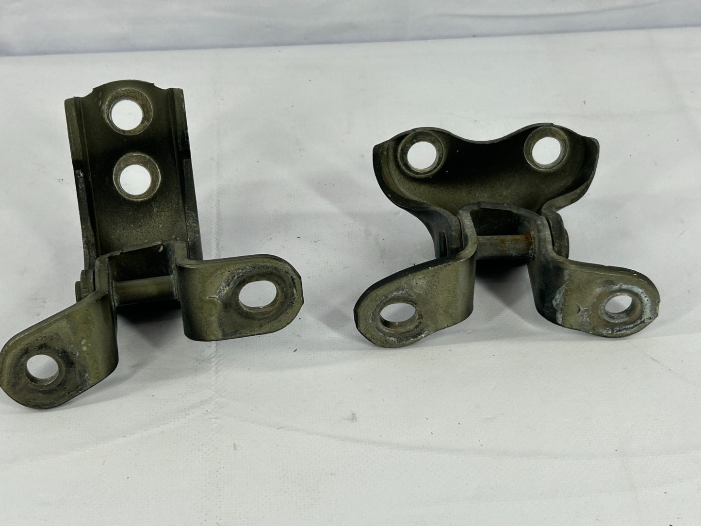 11-24 Toyota Sienna Front Right Side Door Hinge Upper & Lower OEM 68730-02080