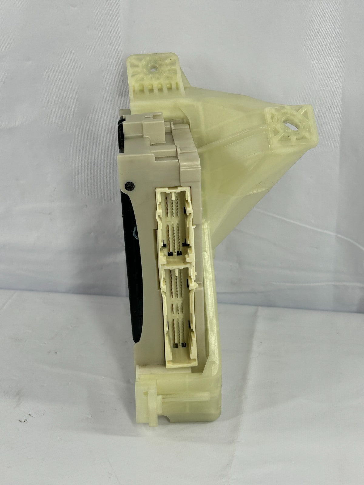 2011-2014 Toyota Sienna Multiplex Network Body Control Module OEM 89221-08070