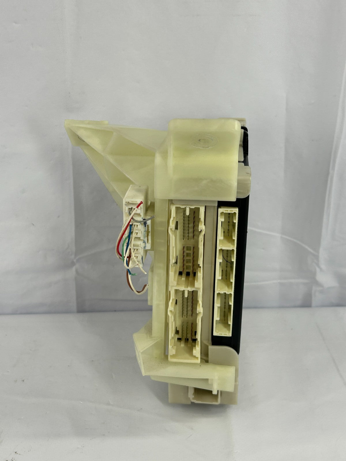 2011-2014 Toyota Sienna Multiplex Network Body Control Module OEM 89221-08070