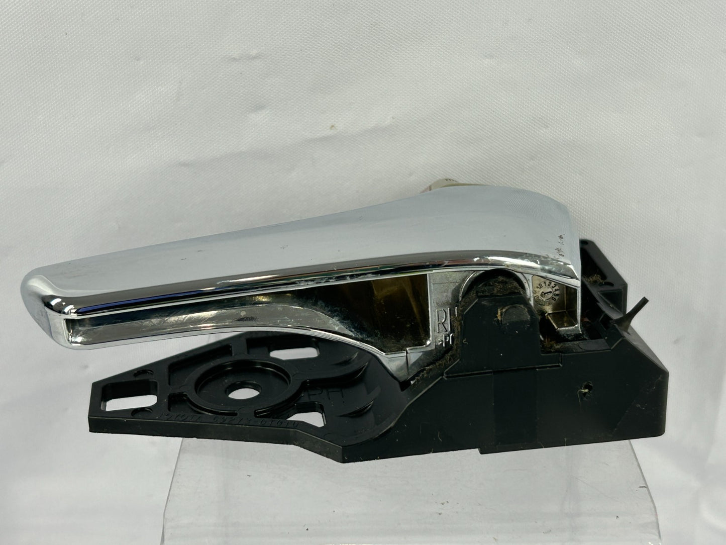 2011-2015 Toyota Sienna Front Right Side Interior Door Handle OEM 69205-0T010-E0