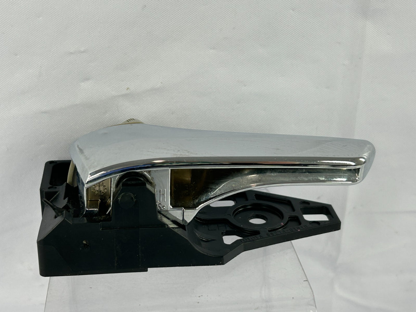 2011-2014 Toyota Sienna Front Left Side Interior Door Handle OEM 69206-0T010-E0