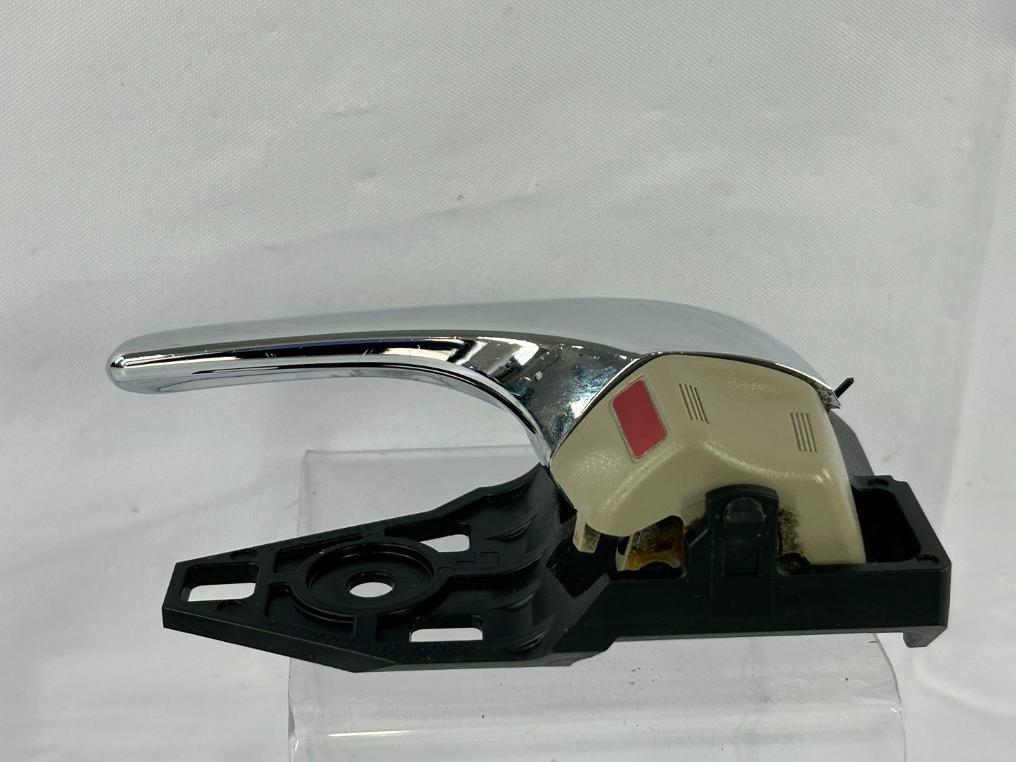 2011-2014 Toyota Sienna Front Left Side Interior Door Handle OEM 69206-0T010-E0