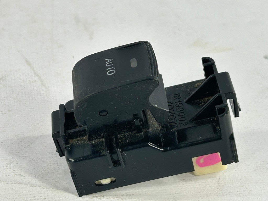 11-14 Toyota Sienna Front Right Passenger Side Window Lock Switch  84810-0C060
