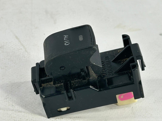 11-14 Toyota Sienna Front Right Passenger Side Window Lock Switch  84810-0C060