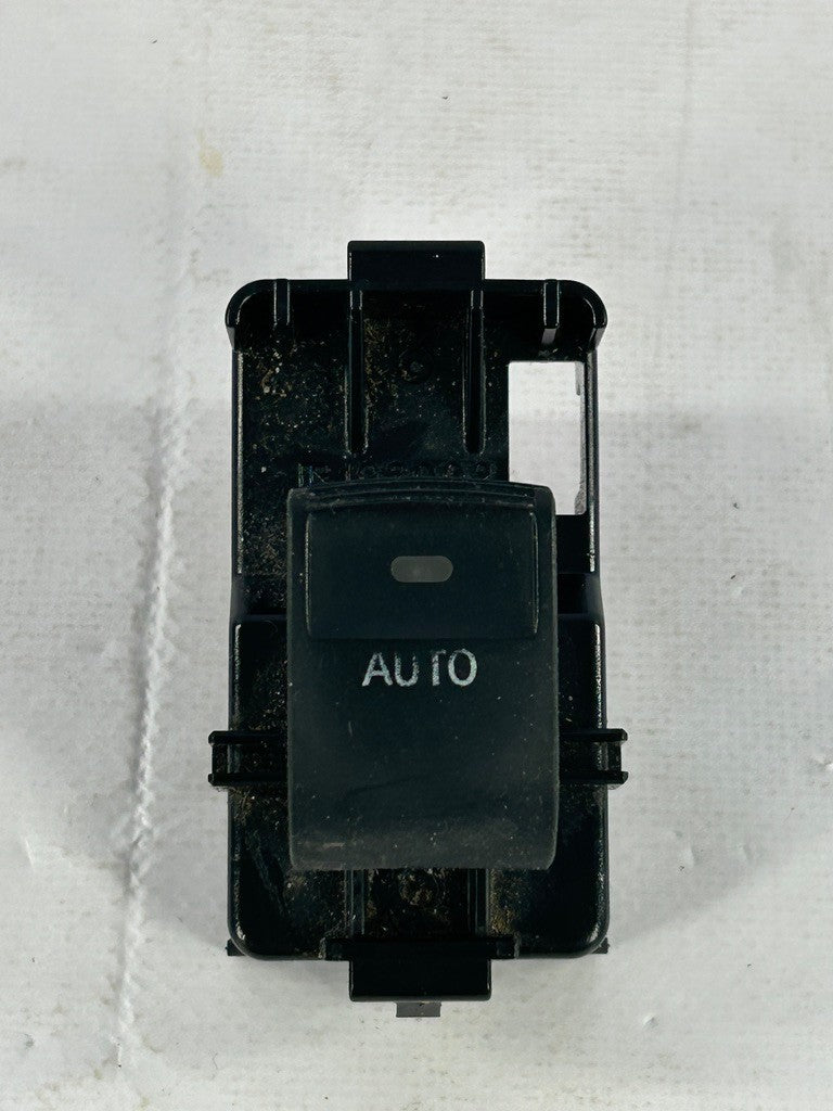11-14 Toyota Sienna Front Right Passenger Side Window Lock Switch  84810-0C060