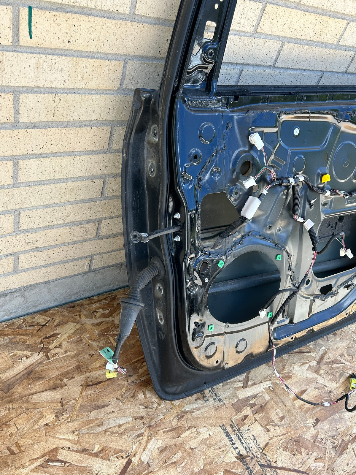 2011 Toyota Sienna XLE Front Right Passenger Side Door Shell Black Onyx 202 OEM