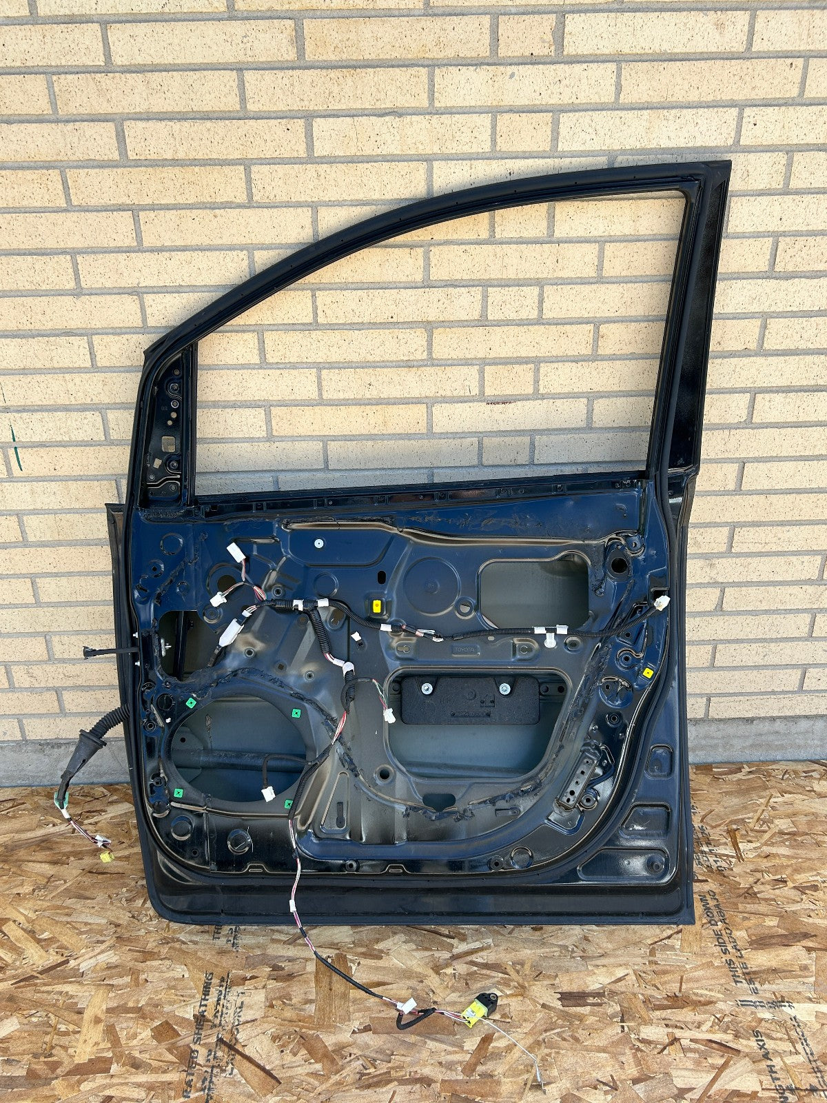 2011 Toyota Sienna XLE Front Right Passenger Side Door Shell Black Onyx 202 OEM