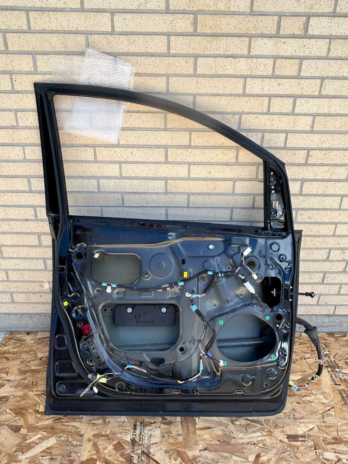 2011 Toyota Sienna XLE Front Left Driver Side Door Shell Black Onyx 202 OEM