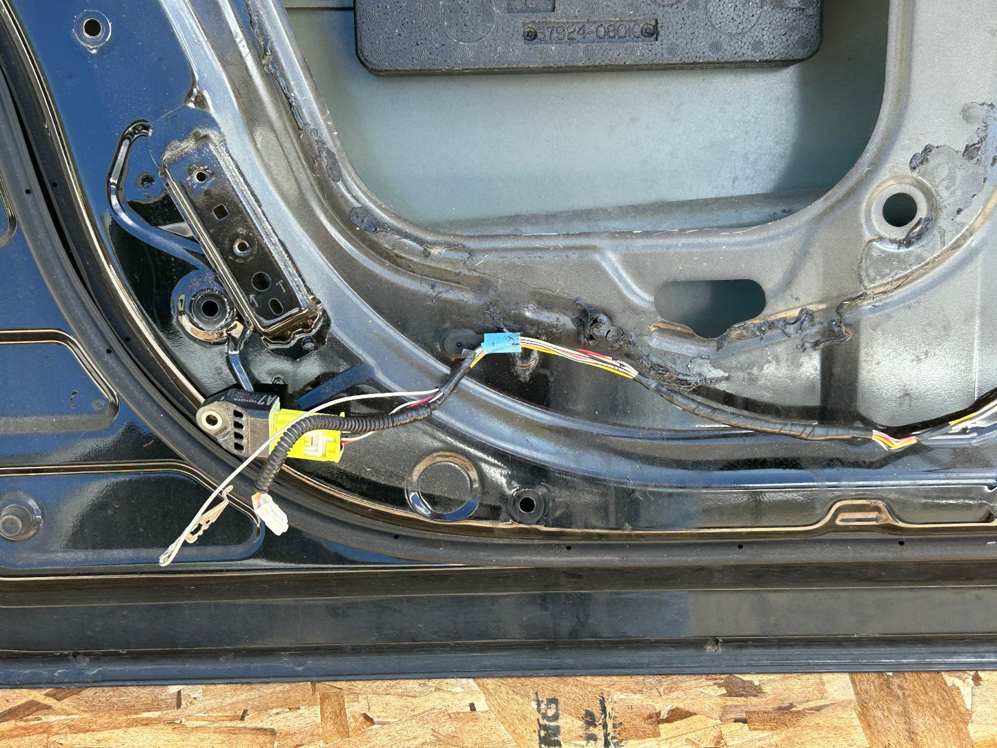 2011 Toyota Sienna XLE Front Left Driver Side Door Shell Black Onyx 202 OEM