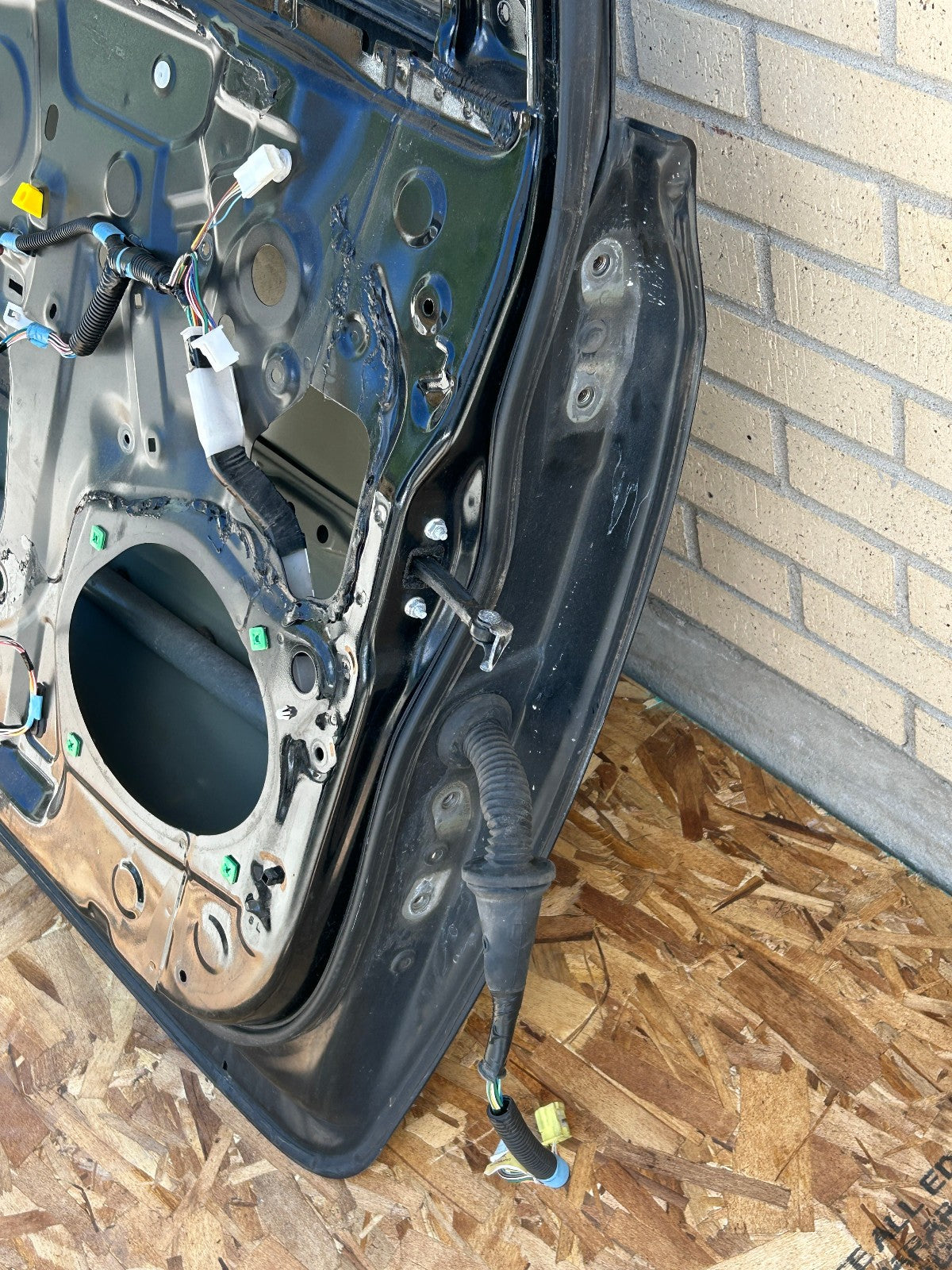 2011 Toyota Sienna XLE Front Left Driver Side Door Shell Black Onyx 202 OEM