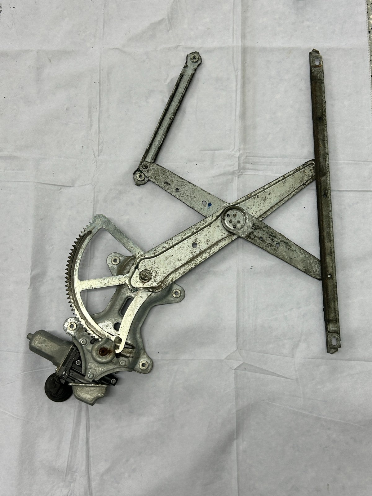 11‑13 Toyota Sienna Front Left Driver Side Door Window Regulator OEM 85720‑08030