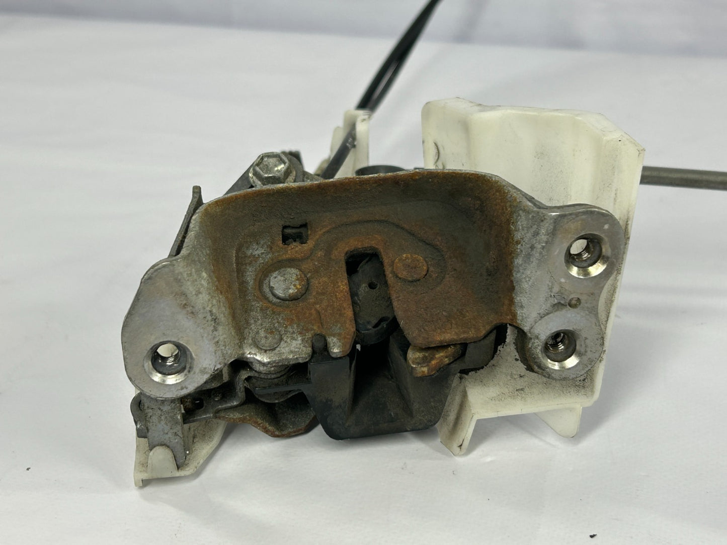 11-19 Toyota Sienna Rear Right Sliding Door Lock Assembly OEM 69330-08040