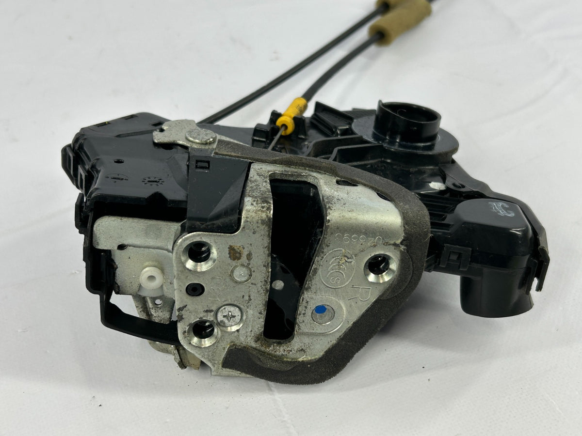 11-19 Toyota Sienna Front Right Power Slide Door Lock Actuator OEM 69200-08020