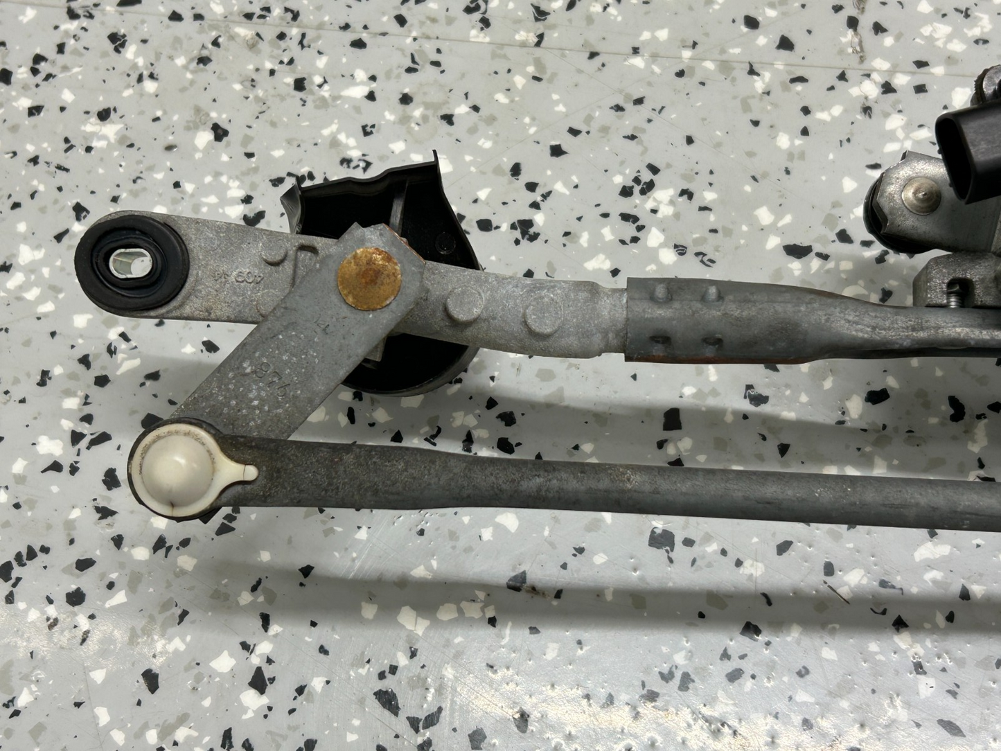 2011-2014 Toyota Sienna Front Windshield Wiper Motor with Linkage 85110-08020