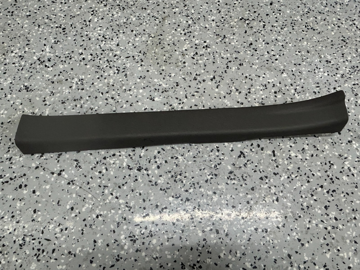 2011-2020 Toyota Sienna Front Right Side Door Scuff Plate Gray OEM 67913-08020