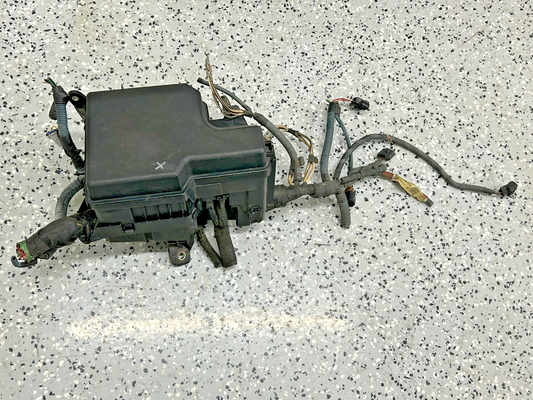 2011 Toyota Sienna Engine Compartment Fuse Box Relay Block Module OE 82641-08040
