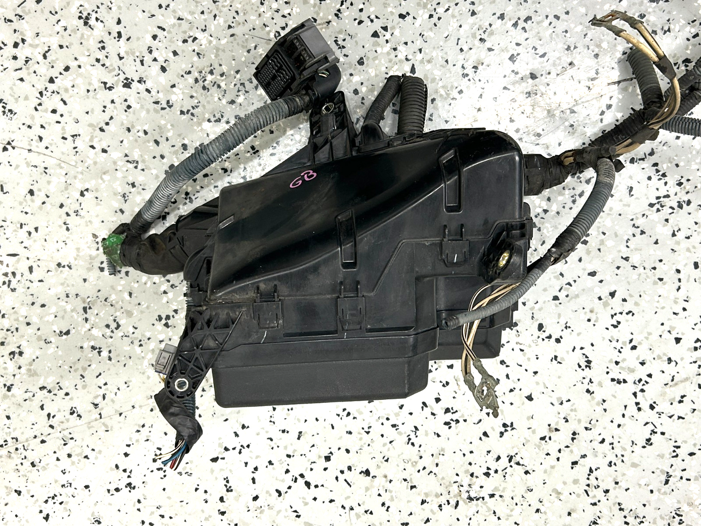2011 Toyota Sienna Engine Compartment Fuse Box Relay Block Module OE 82641-08040