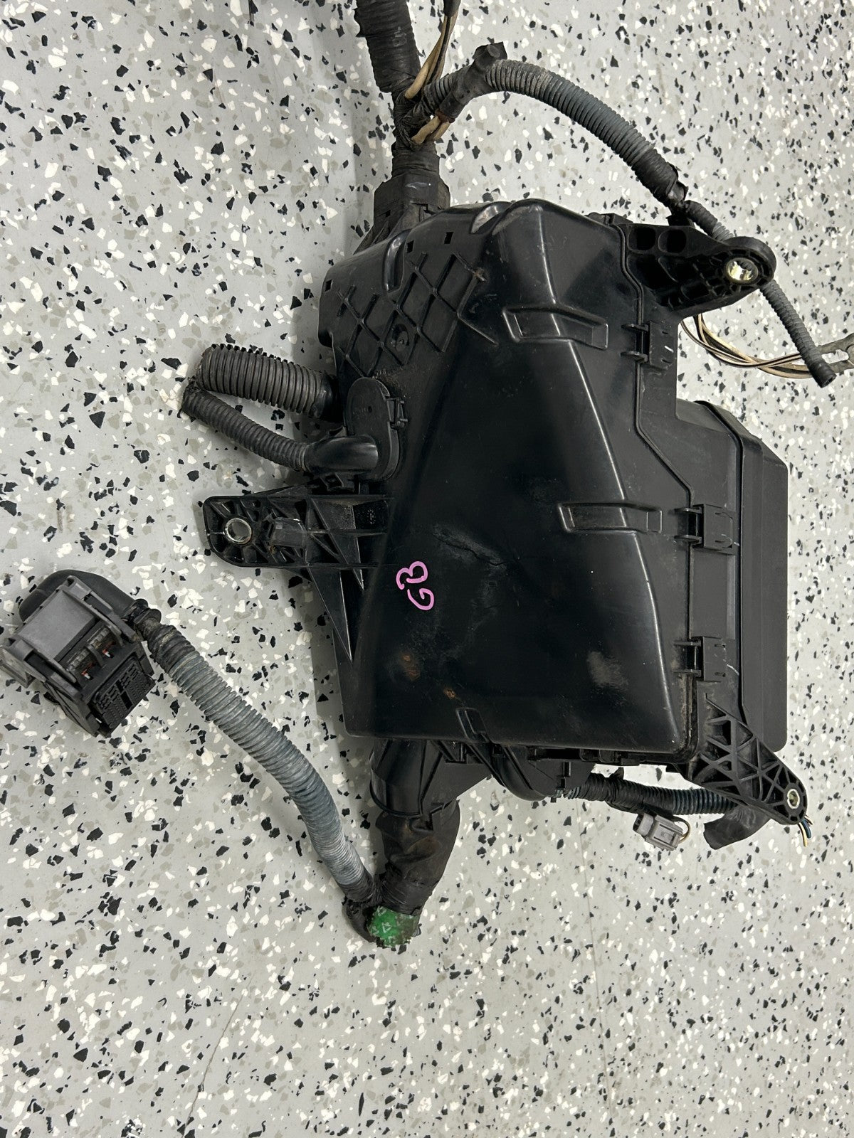 2011 Toyota Sienna Engine Compartment Fuse Box Relay Block Module OE 82641-08040