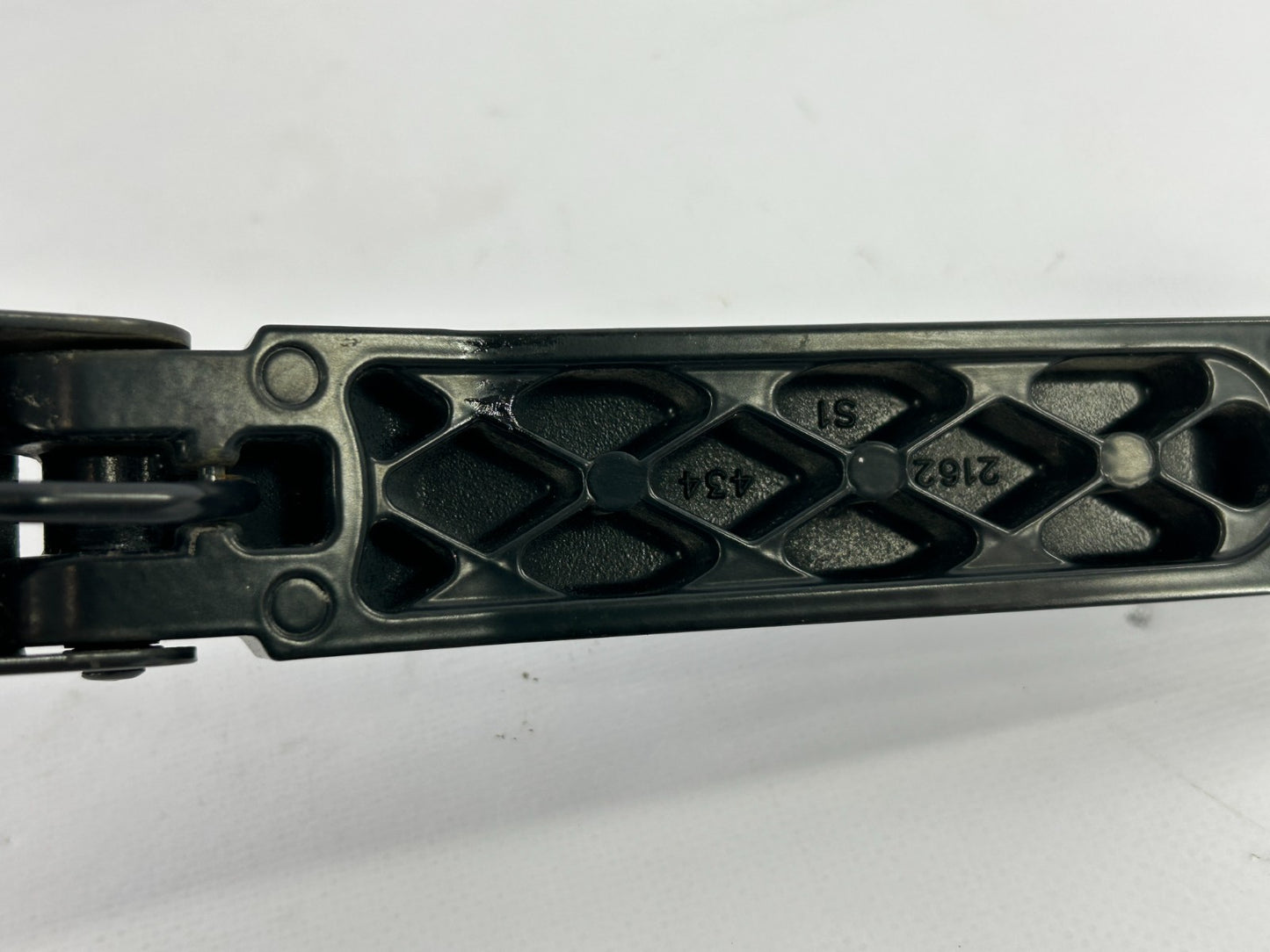 2011-2020 Toyota Sienna Front Right Side Windshield Wiper Arm OEM 85211-08020
