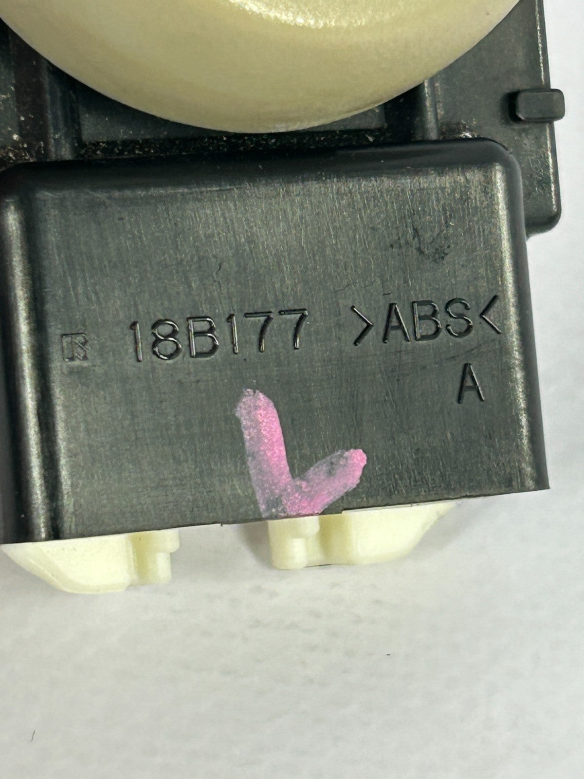 2011-2020 Toyota Sienna Front Left Seat Lumbar Control Switch OEM 84920-08010-E0
