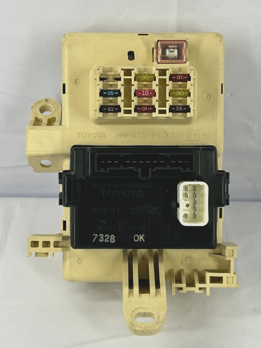 1996-1997 Toyota 4Runner Under Dash Fuse Relay Junction Box OEM 82641-35180