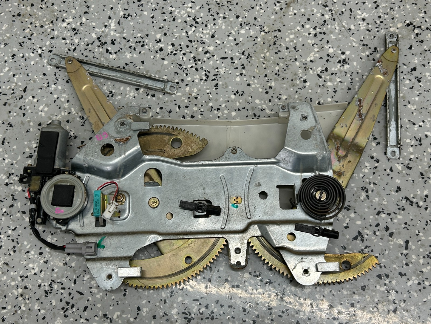 96-02 Toyota 4Runner Rear Liftgate Tail Gate Window Regulator Motor 85710-35090