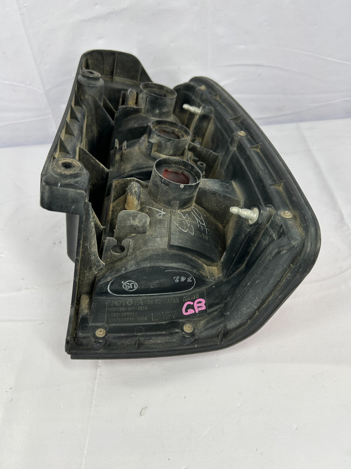 1996-2000 Toyota 4Runner Rear Left Driver Side Tail Light Housing OE 81560-35120