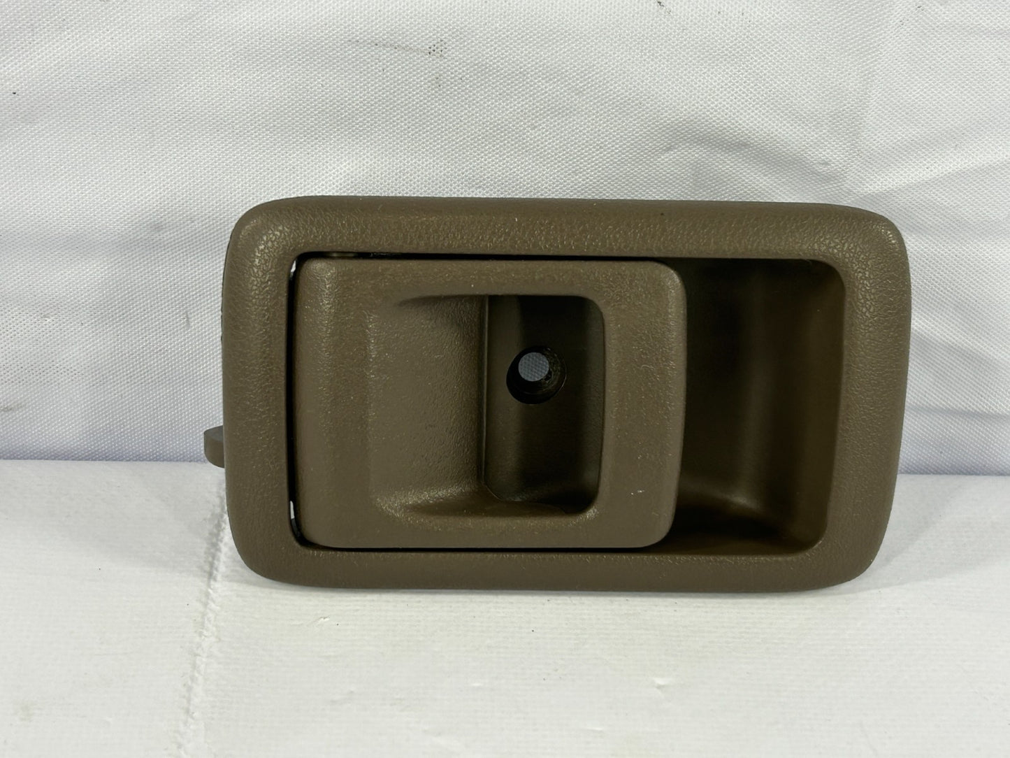 95-99 Toyota 4Runner Front Right Passenger Interior Door Handle 69205-10070-E0