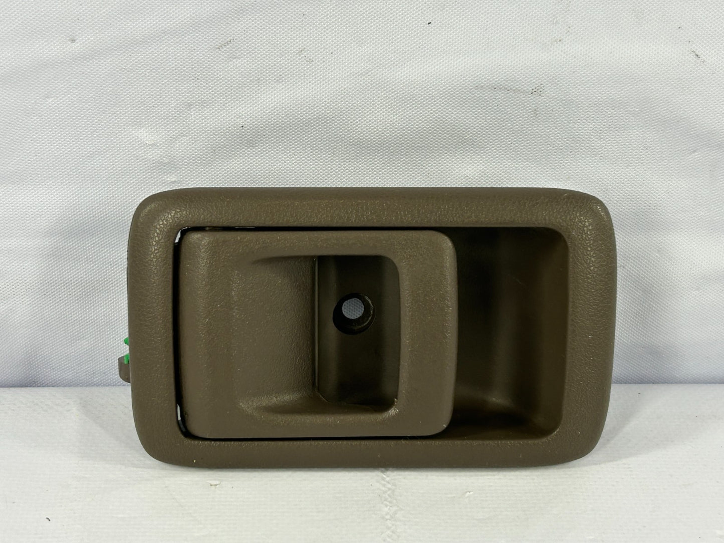 95-99 Toyota 4Runner Rear Right Passenger Interior Door Handle 69205-10070-E0