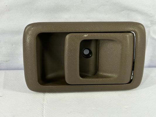 95-99 Toyota 4Runner Rear Left Driver Side Interior Door Handle 69206-10070-E0