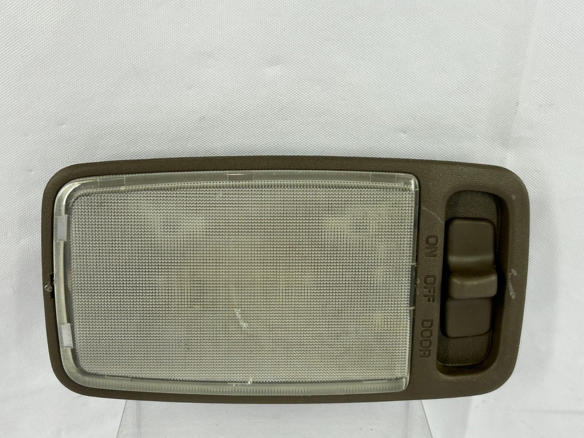 1996-1998 Toyota 4Runner Trunk Luggage Compartment Right  Lamp OEM 81240-32031