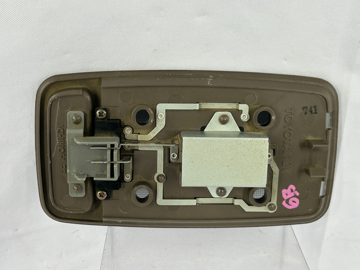 1996-1998 Toyota 4Runner Trunk Luggage Compartment Right  Lamp OEM 81240-32031