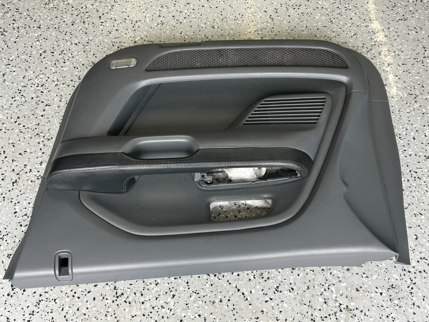 2003-2005 Honda Pilot Front Right Passenger Side Interior Door Panel Trim OEM