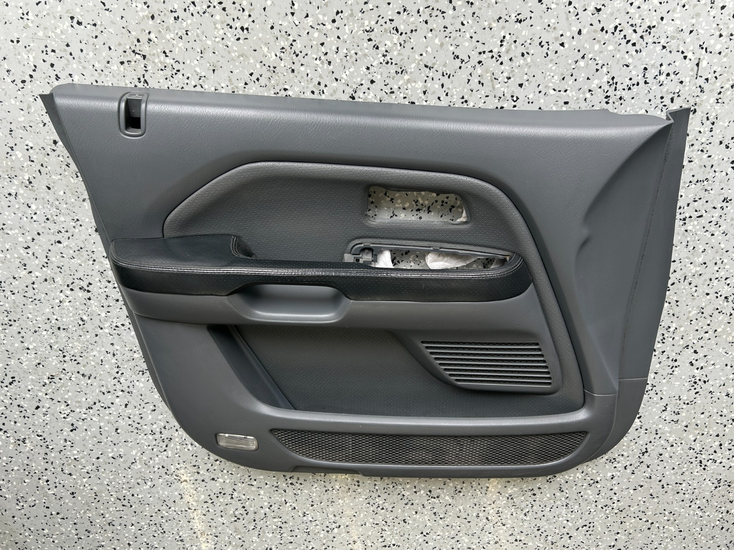 2003-2005 Honda Pilot Front Left Driver Side Interior Door Panel Trim OEM