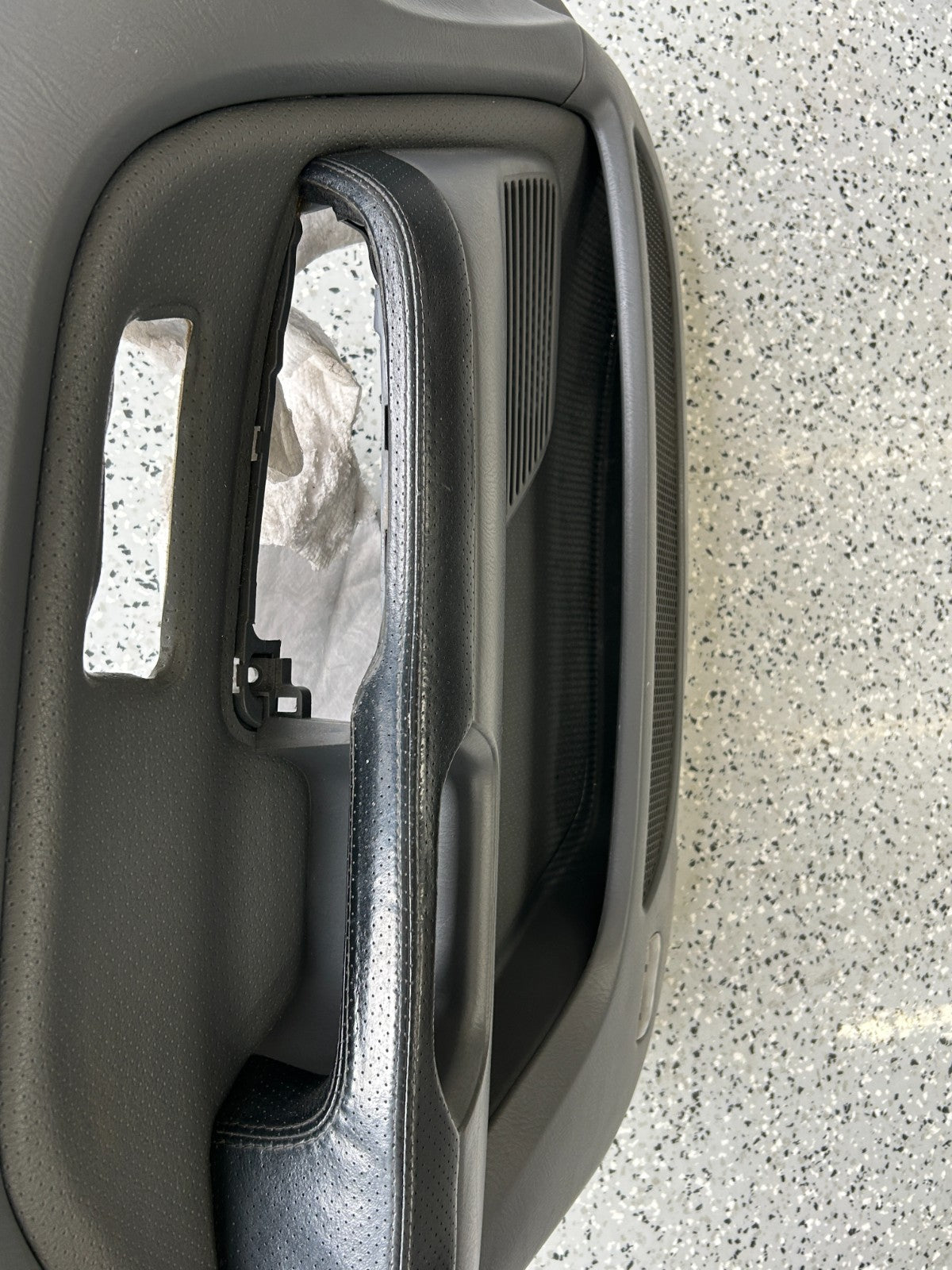2003-2005 Honda Pilot Front Left Driver Side Interior Door Panel Trim OEM