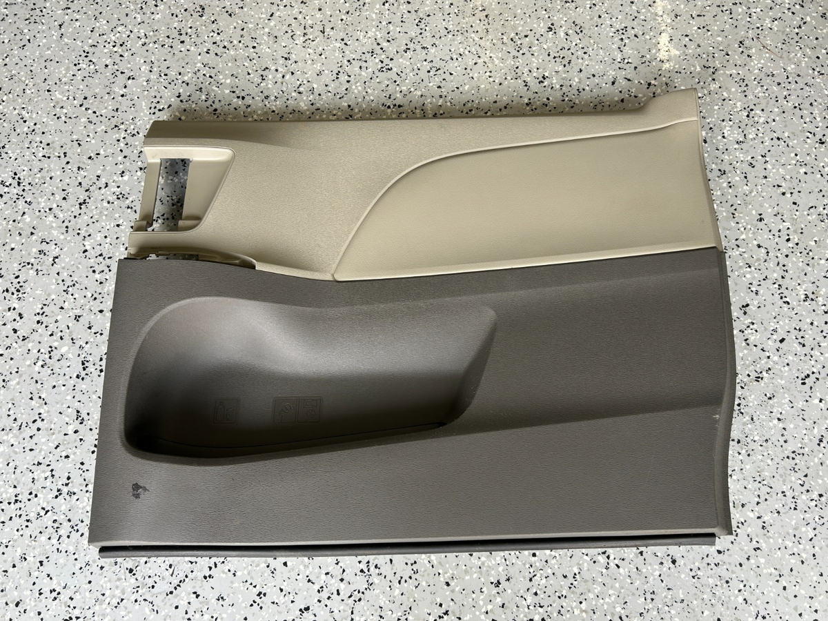 2011-2014 Toyota Sienna Rear Right Door Trim Panel & Sunshade OEM 67680-08222