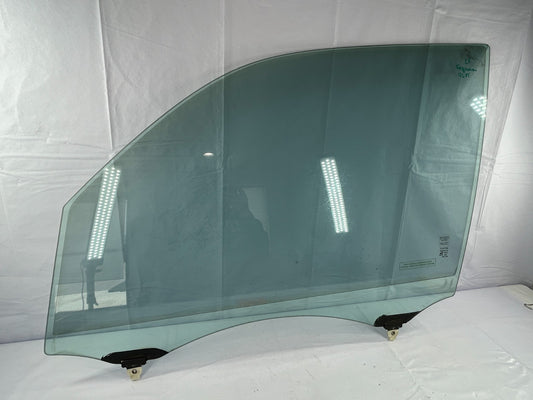 2001-2007 Toyota Sequoia Front Left Side Door Window Glass OEM 68102-0C020-83